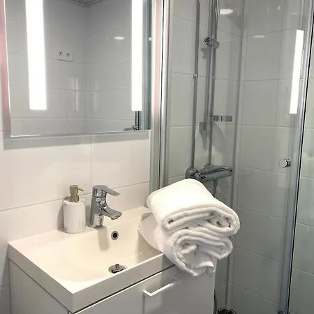 Goldfinger Yksioe Merinaekoealalla 7 Krs 赫尔辛基