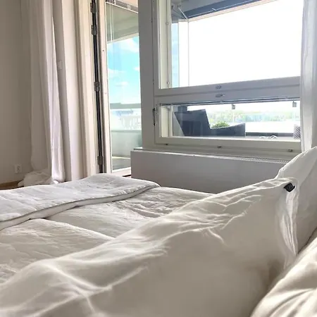 Daire Goldfinger Yksioe Merinaekoealalla 7 Krs *