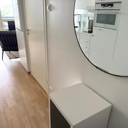 Goldfinger Yksioe Merinaekoealalla 7 Krs *