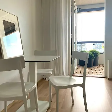 Goldfinger Yksioe Merinaekoealalla 7 Krs Apartamento